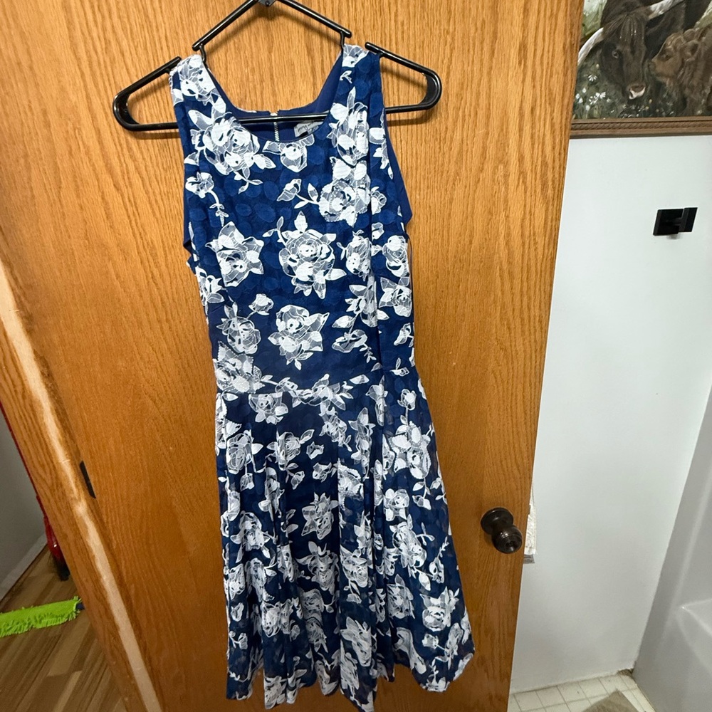 Danny & Nicole Blue and White Floral Midi Dress